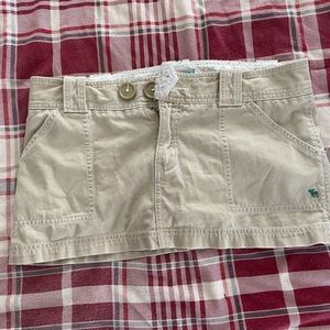 Abercrombie woman’s mini skirt